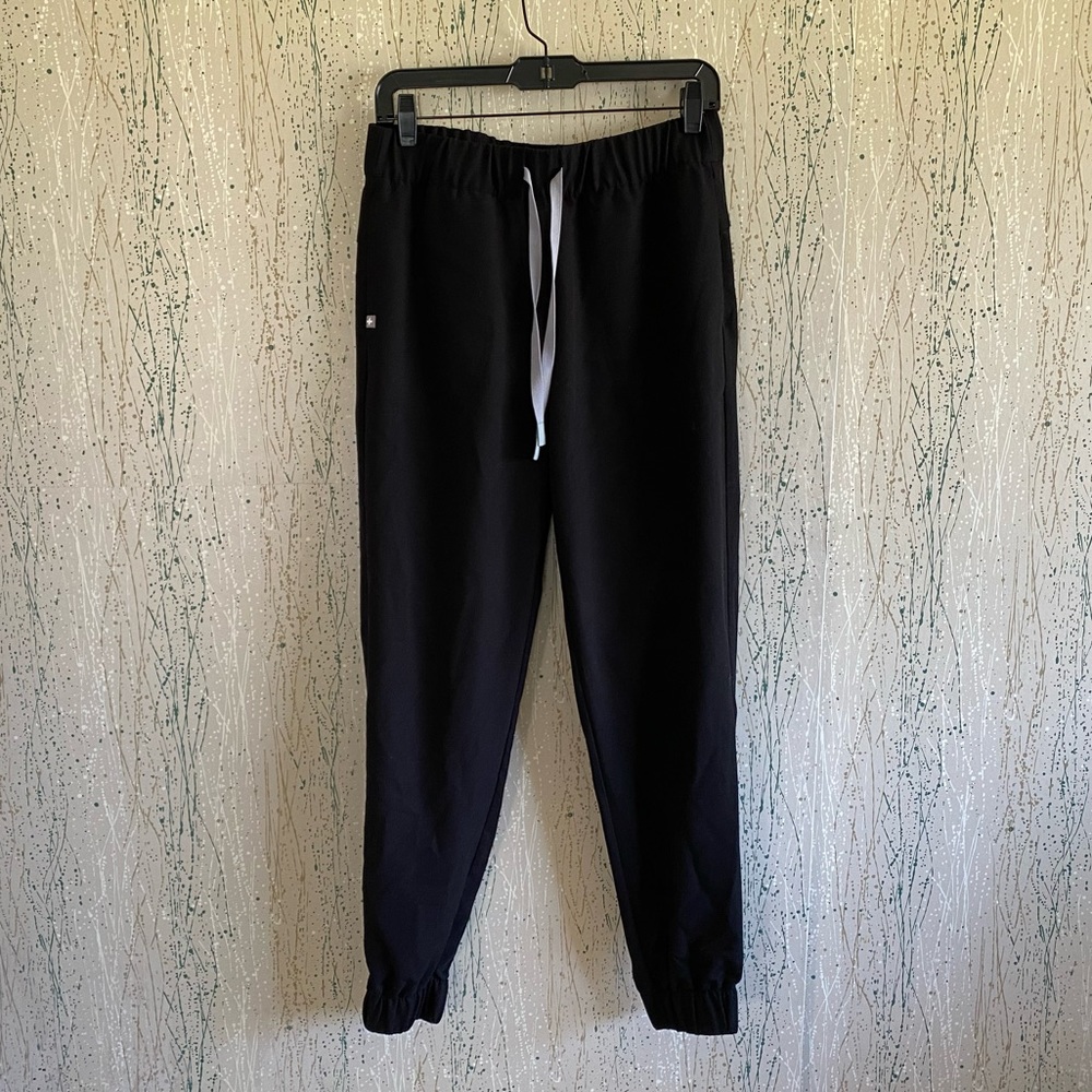 Figs Masaya Relaxed VNeck Scrub Top + Yowah Tall Cla… Gem